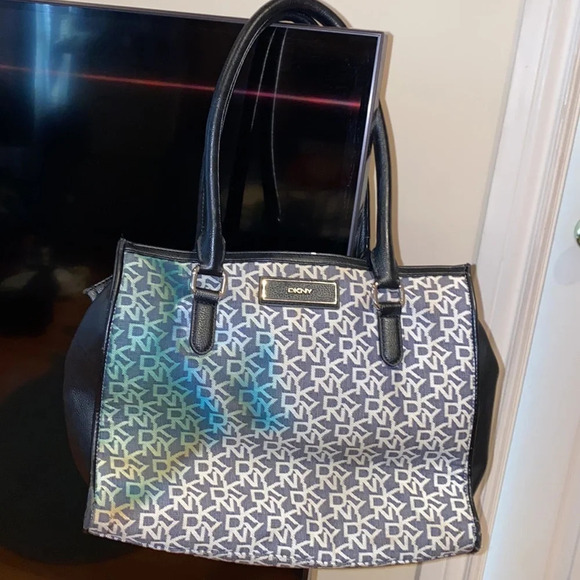 DKNY Logo tote handbag - Picture 3 of 16